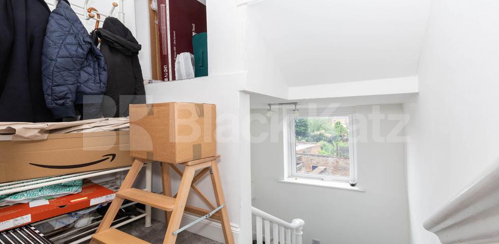 			NEW INSTRUCTION!, 2 Bedroom, 1 bath, 1 reception Flat			 Holloway Road, ARCHWAY